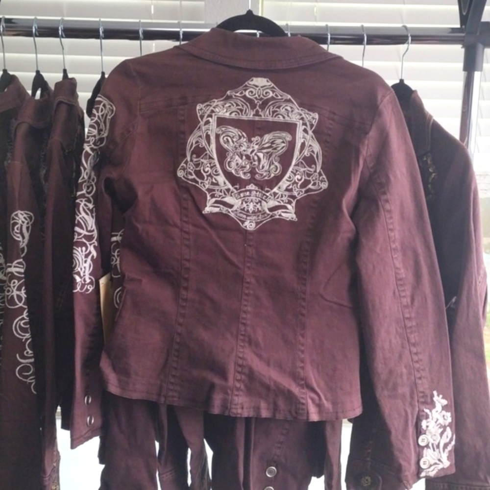 Love Stitch, Los Angels. Embroidery pattern and double pockets. New with tags